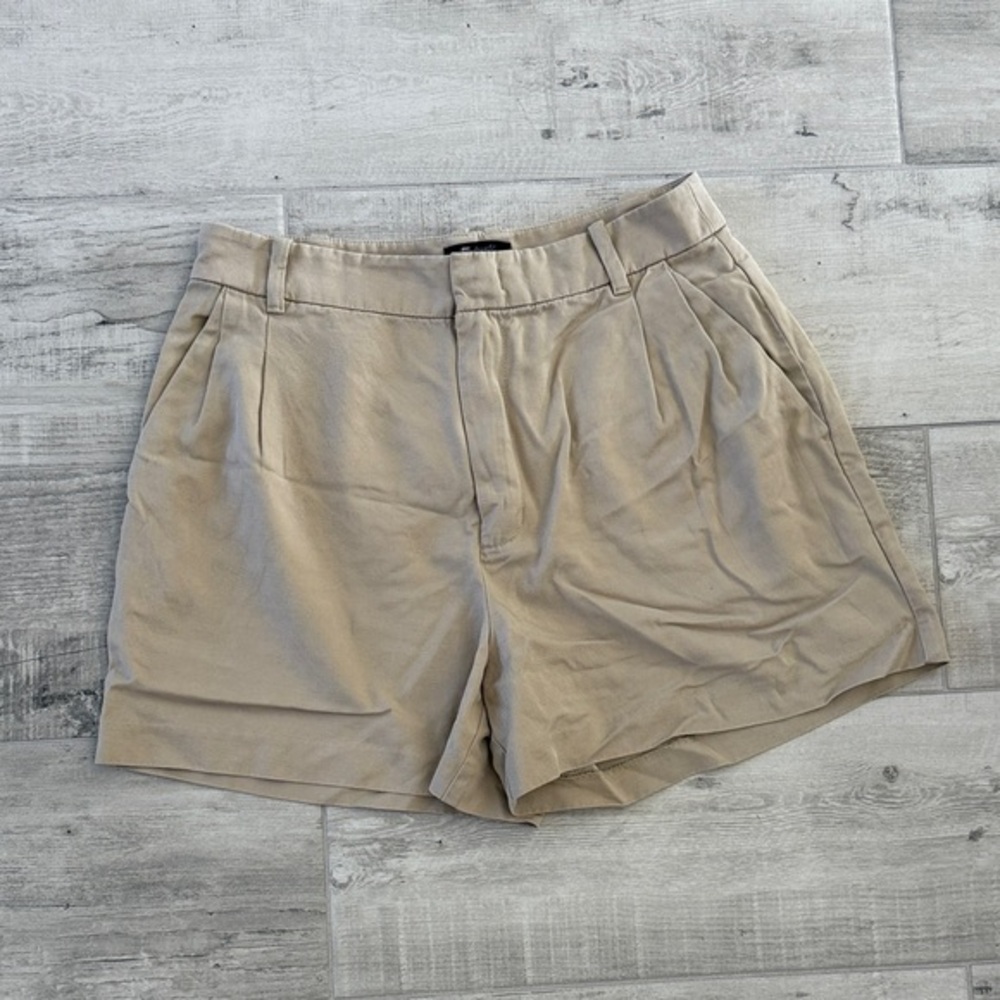 Madewell Beige Pleated Shorts